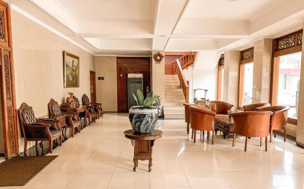 Rizen Padjadjaran Hotel Богор Екстериор снимка